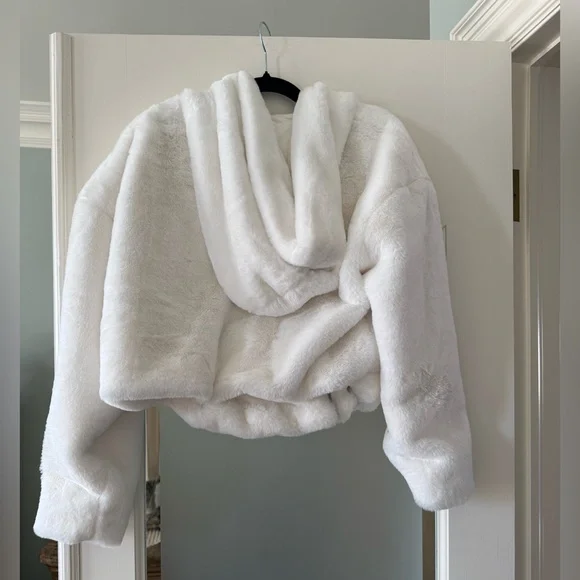Topshop Ivory Faux Fur Coat - Picture 2 of 5